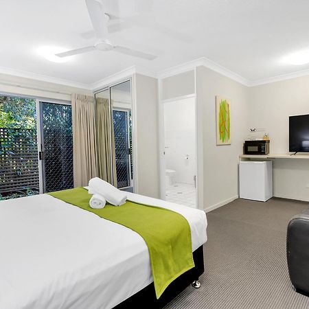 Sarayi Boutique Hotel Palm Cove Exterior photo
