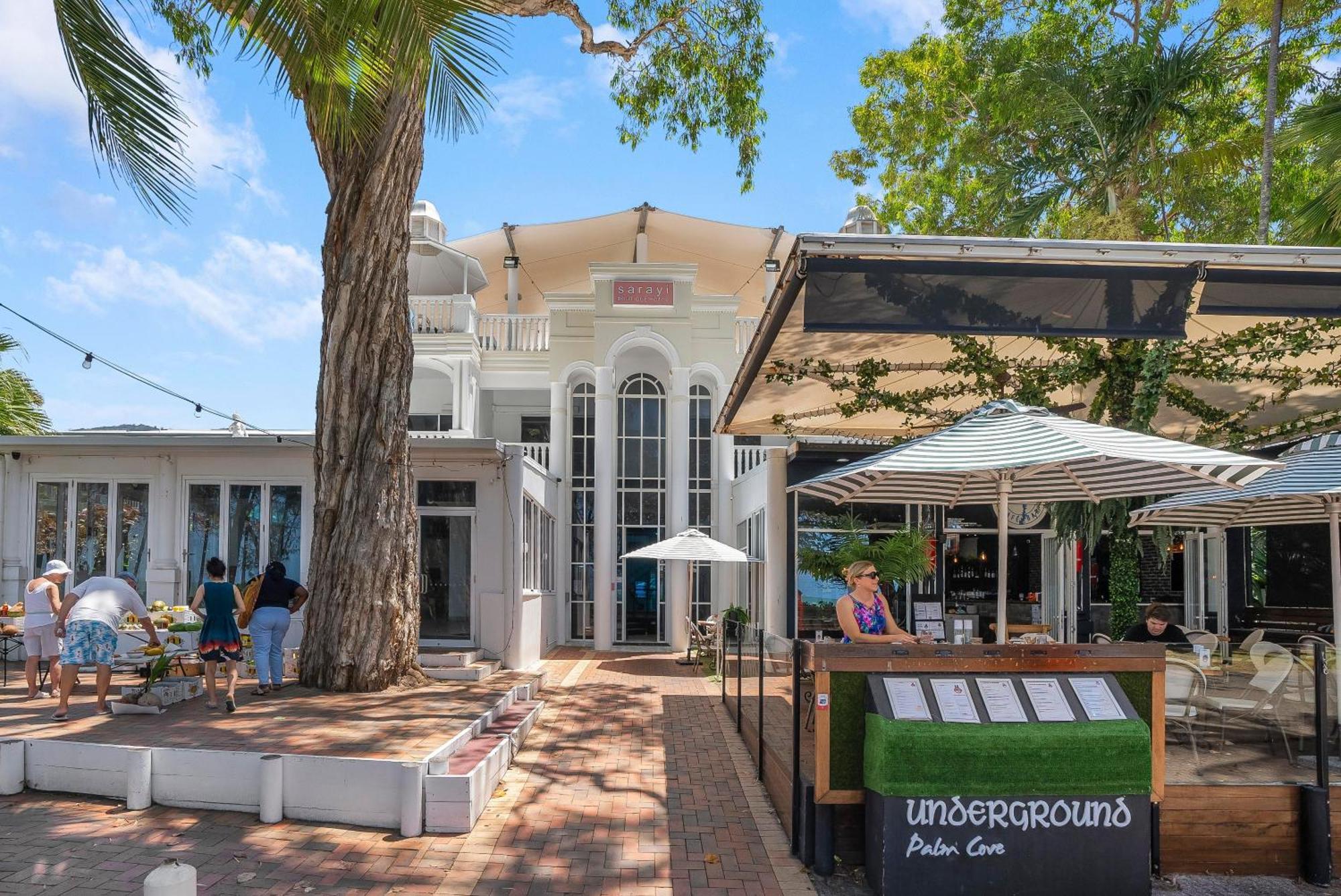 Sarayi Boutique Hotel Palm Cove Exterior photo