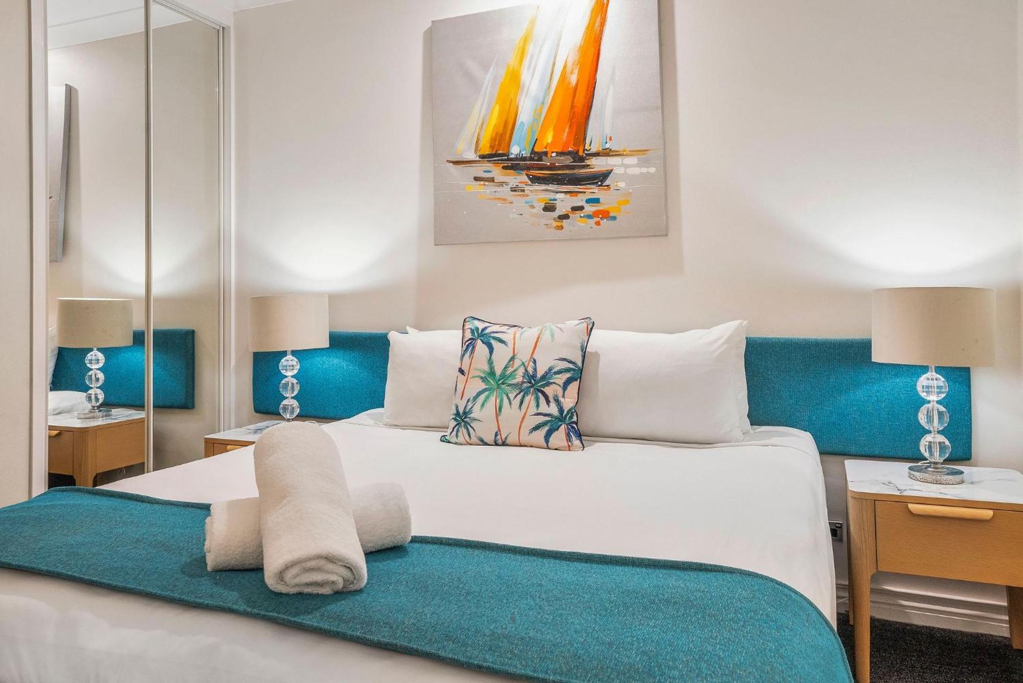 Sarayi Boutique Hotel Palm Cove Exterior photo