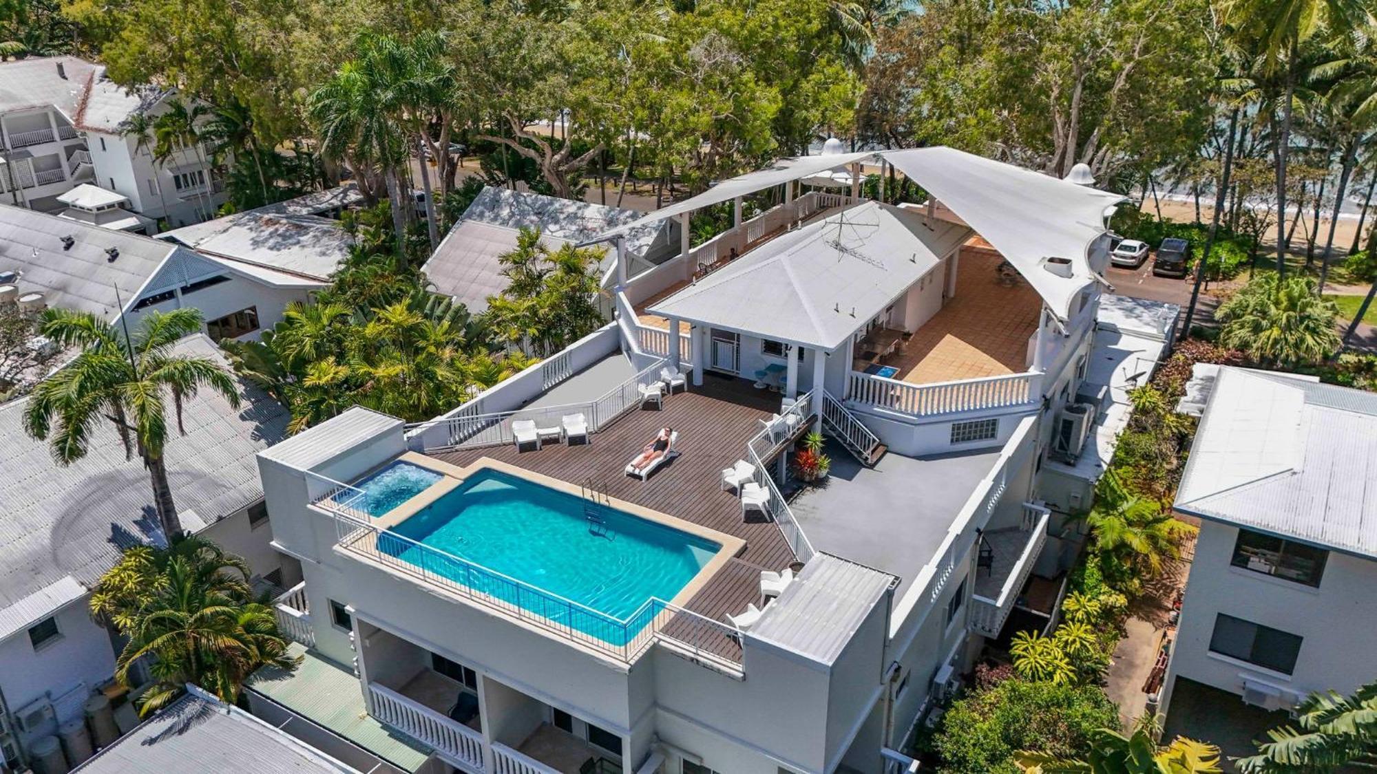 Sarayi Boutique Hotel Palm Cove Exterior photo