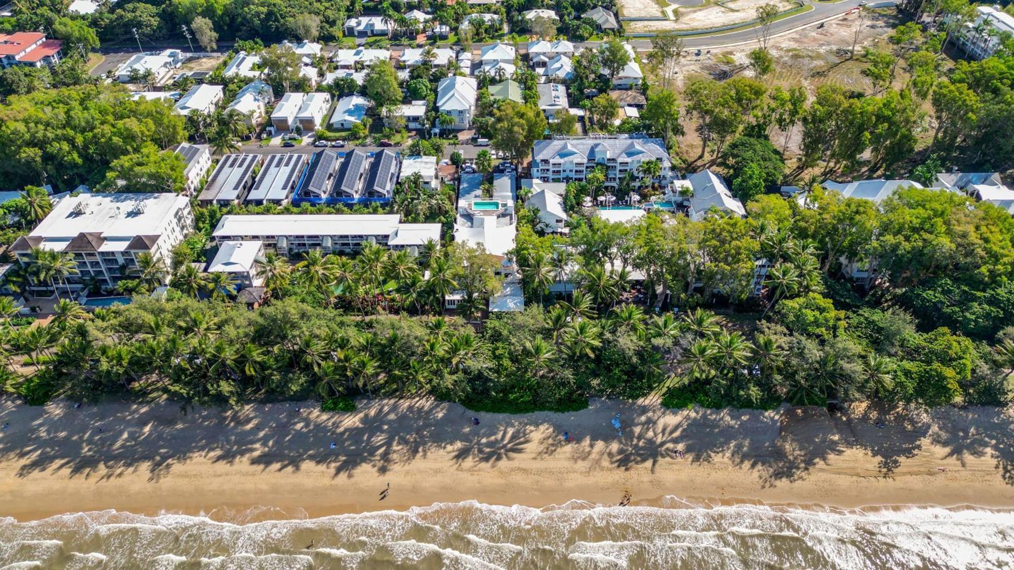 Sarayi Boutique Hotel Palm Cove Exterior photo