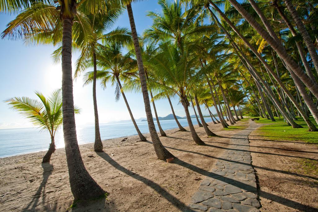 Sarayi Boutique Hotel Palm Cove Exterior photo