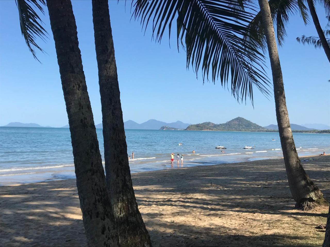 Sarayi Boutique Hotel Palm Cove Exterior photo