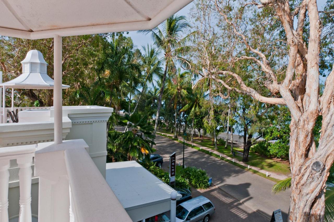Sarayi Boutique Hotel Palm Cove Exterior photo