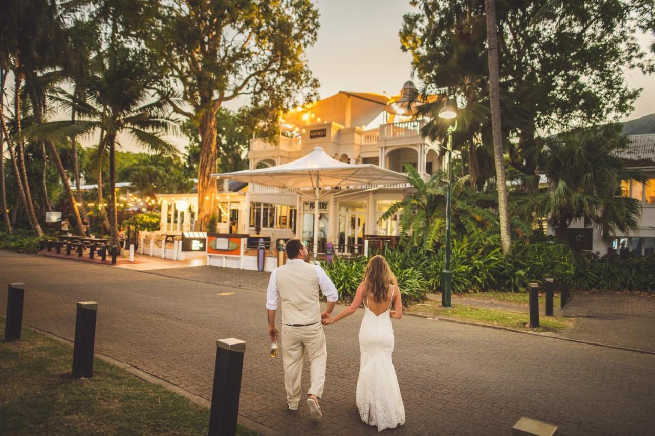 Sarayi Boutique Hotel Palm Cove Exterior photo